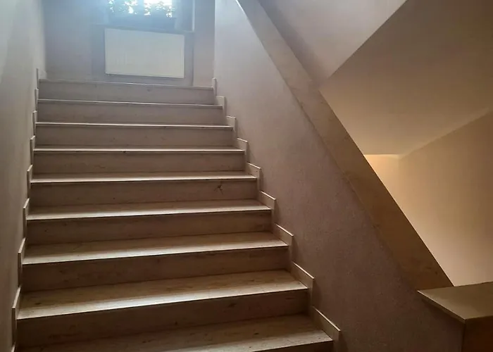 Lemuria Przytulny Chojnowska ホステル レグニツァ